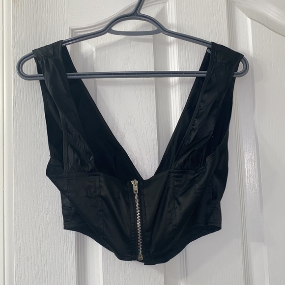 Missguided Cropped Tank - Picture 3 of 3